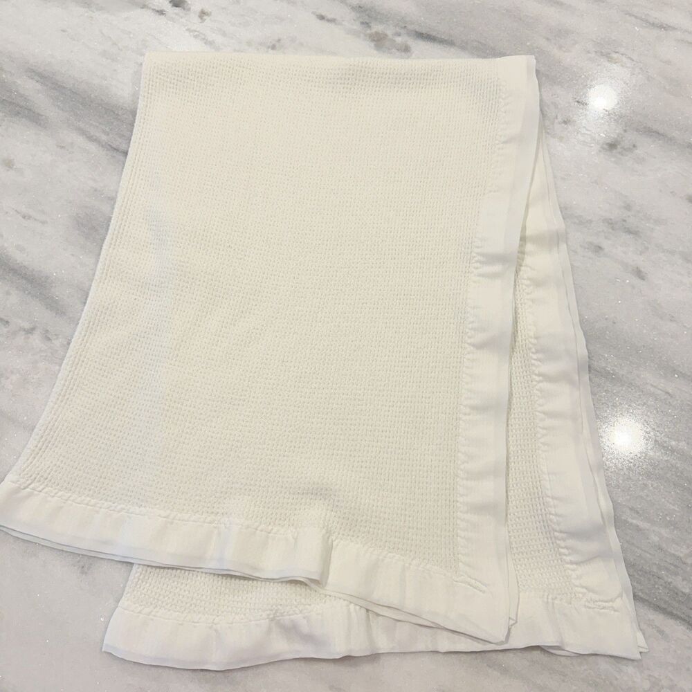 VINTAGE Baby Morgan Acrylic Thermal Waffle Weave Satin Trim White Blanket USA